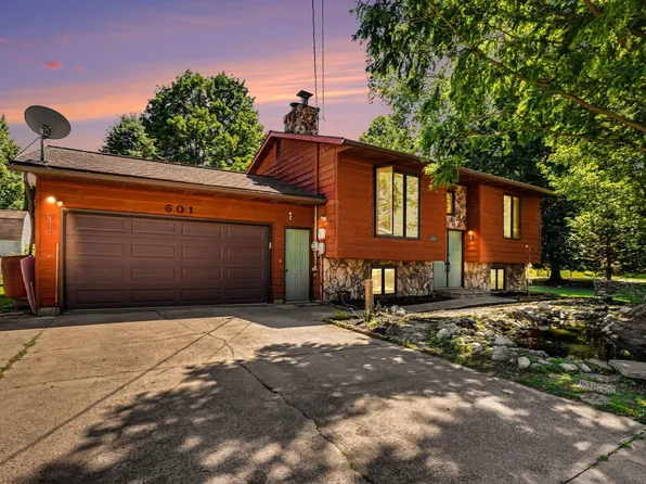 601 W North St, Paw Paw, MI 49079