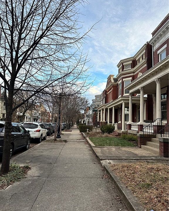 2nd image of 2027 W Grace St