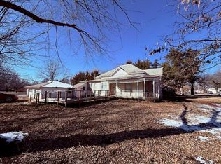 327 S Maple St, Douglass, KS 67039