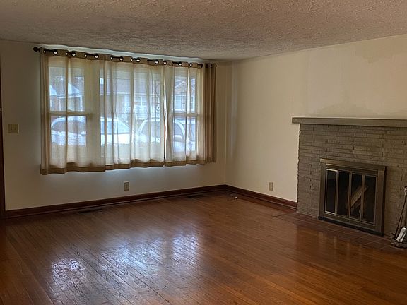3rd image of 56 Westlawn Ave