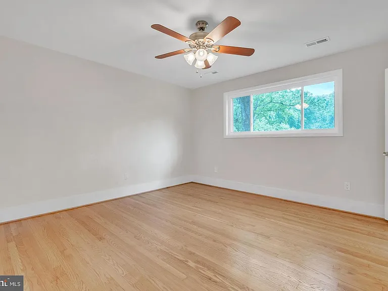 10911 Chandler Rd — Photo 29