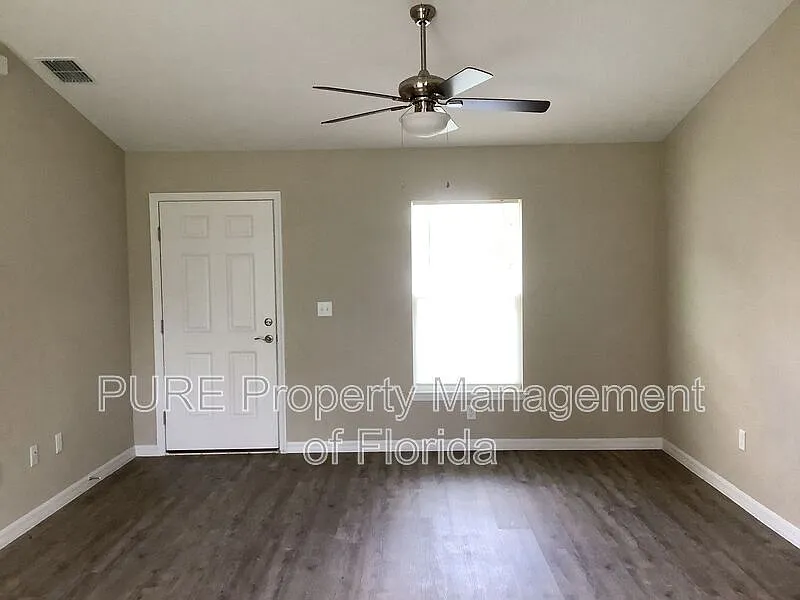 3 bed, 2.0 bath, 1000 sqft, $1,450 — Photo 2