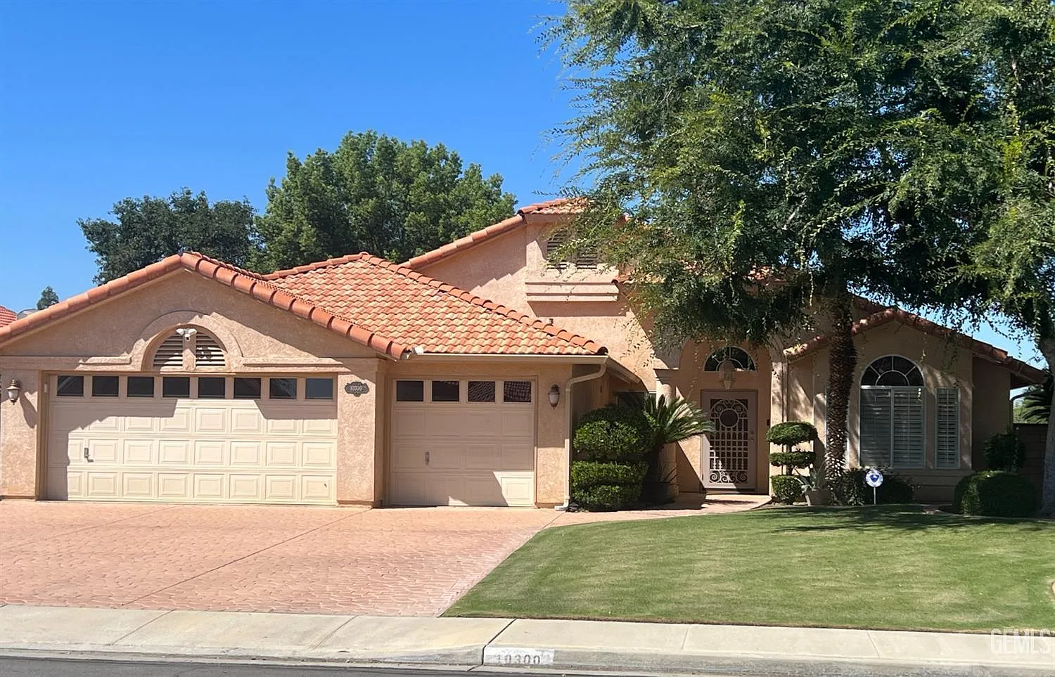 10300 Single Oak Dr photo 1