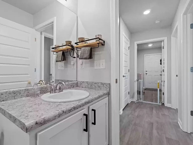 82 American Ct — Photo 19