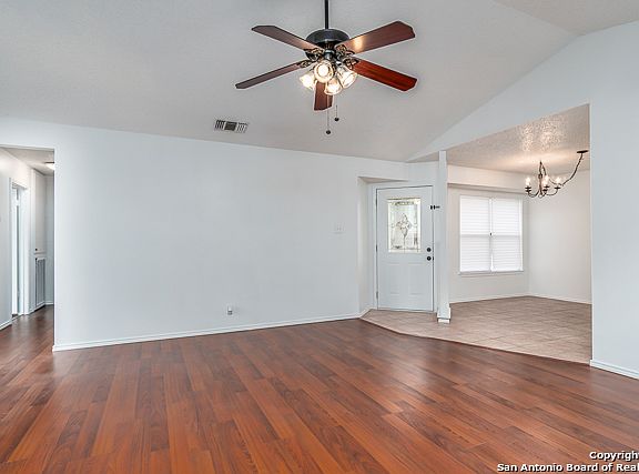 5th image of 13202 Larkgate Dr