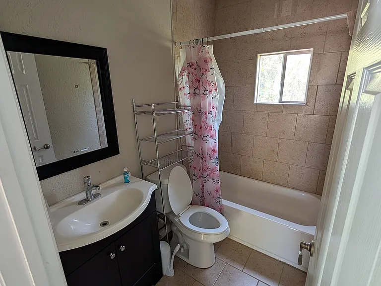 601 W Warren Ave #1/2 — Photo 8