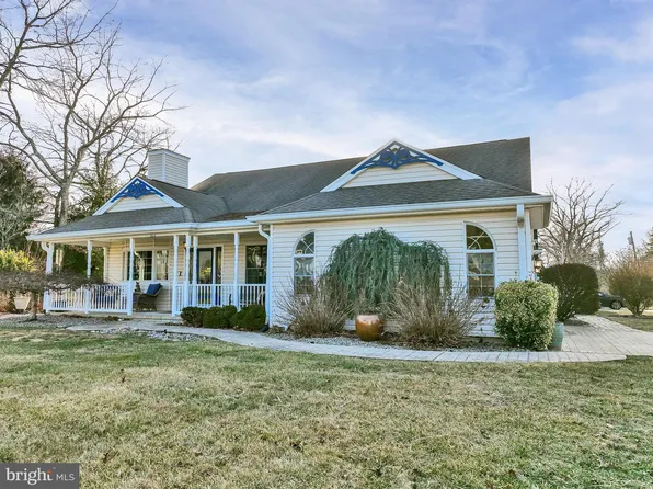 366 Mermaid Dr, Manahawkin, NJ 08050