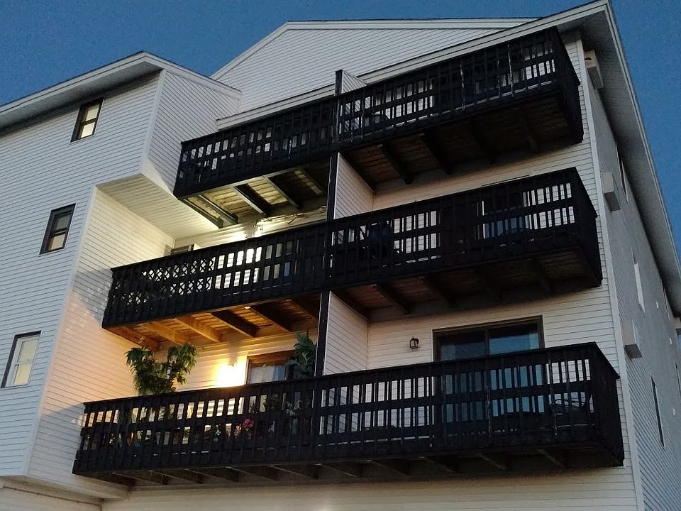 Back Unit Overlooking Marsh