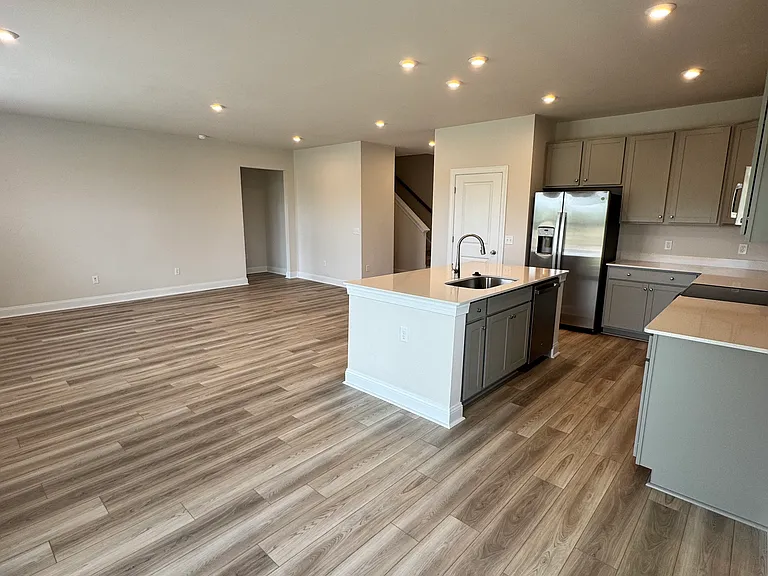 7419 Linda Vista Ln — Photo 5