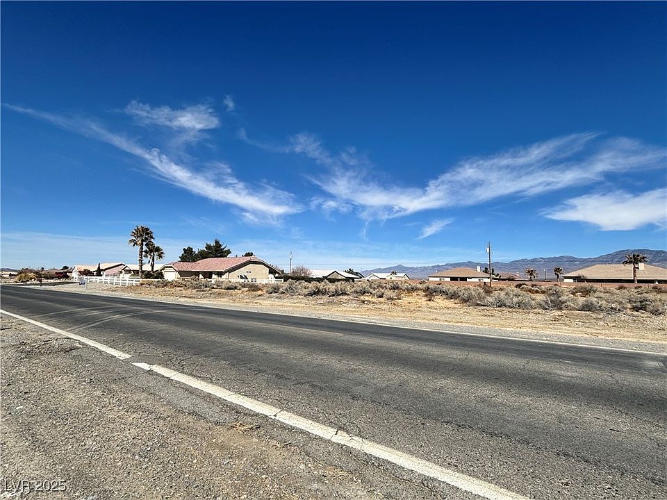 2nd image of 2040 Mount Charleston Dr