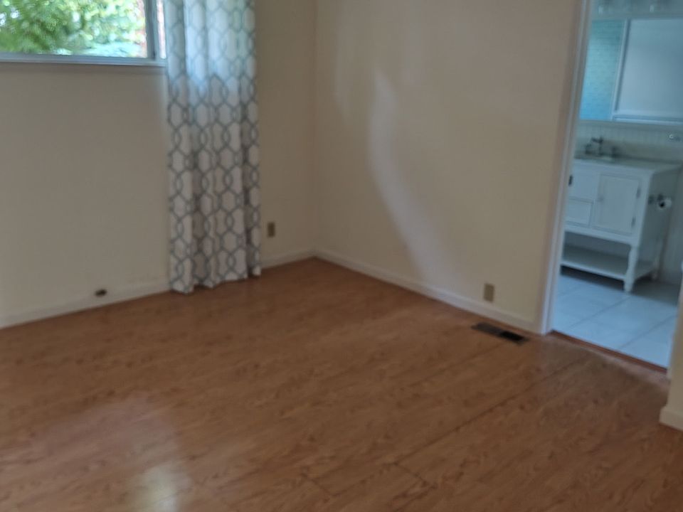 1st image of 425 Filbert St