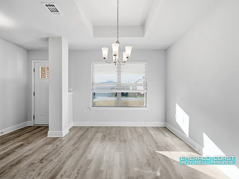 217 Baycliff Dr — Photo 6
