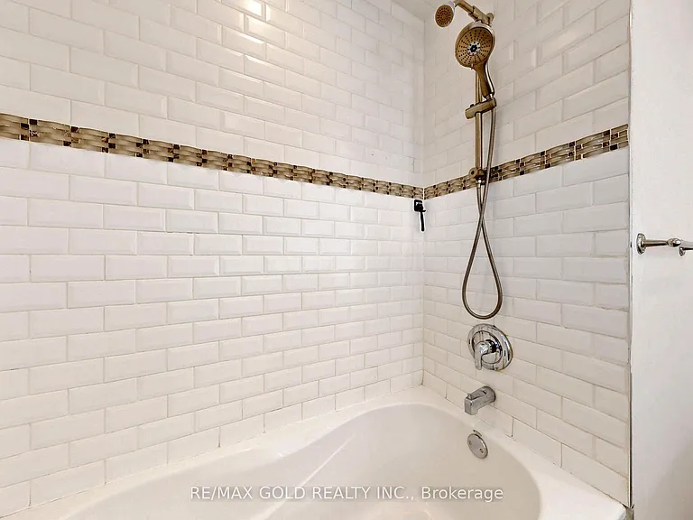 189 Kingsview Blvd — Photo 33