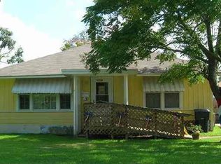 6158 Cove Dr, Groves, TX 77619