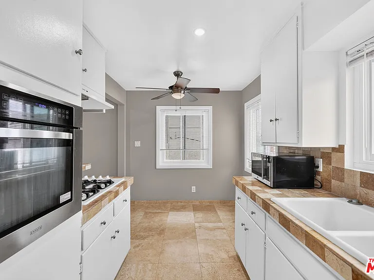 1619 Colby Ave #4 — Photo 18