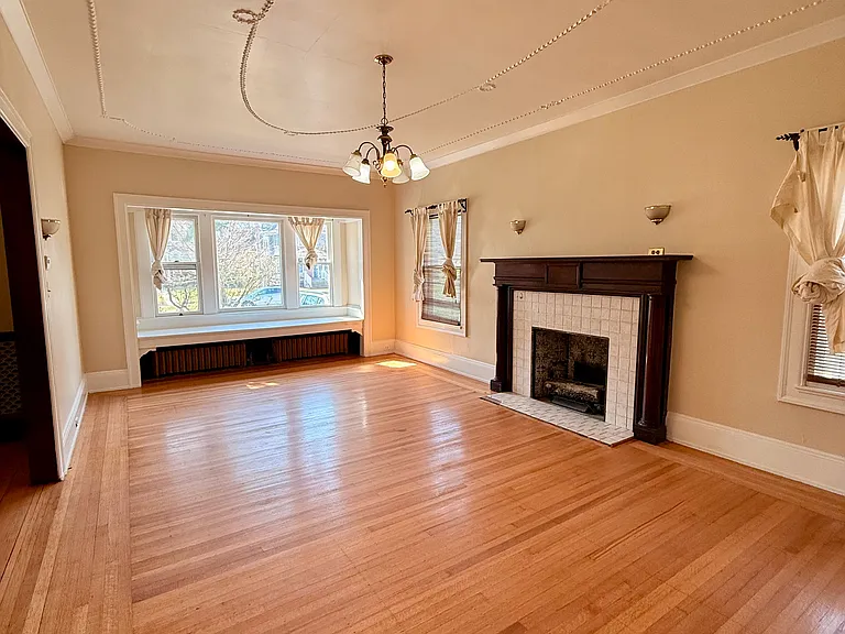 3100 Archwood Ave — Photo 8