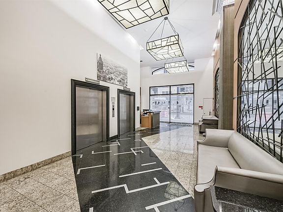 4th image of 705 Main St Unit 321