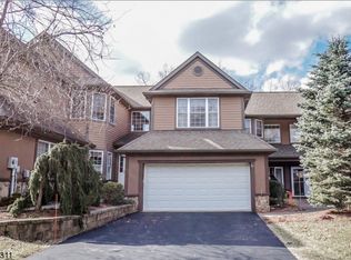 87 Bracken Hill Rd, Hamburg, NJ 07419