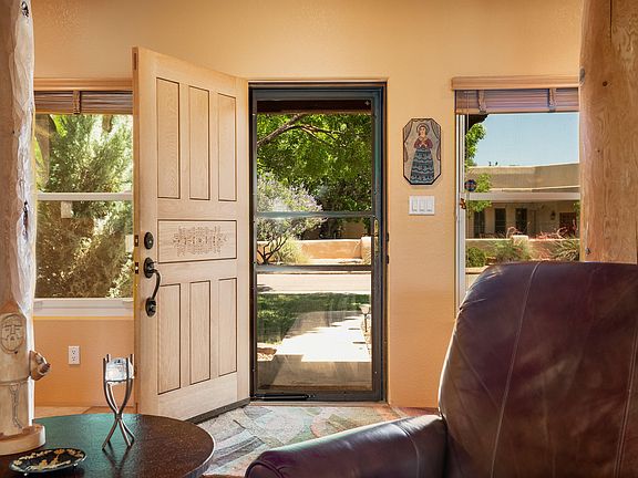 4th image of 2516 Griegos Pl NW