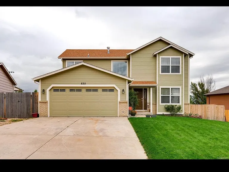 835 Eagle Bend Dr — Photo 1
