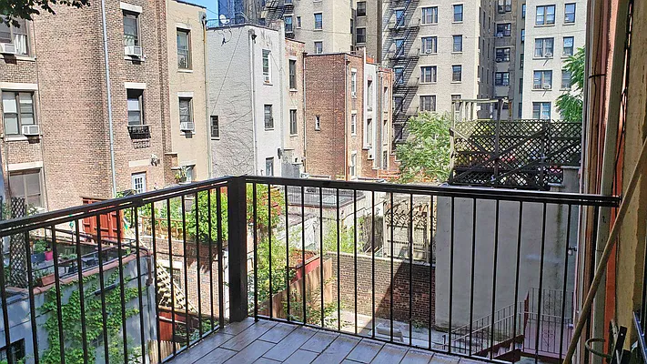 Rented by R New York | media 62