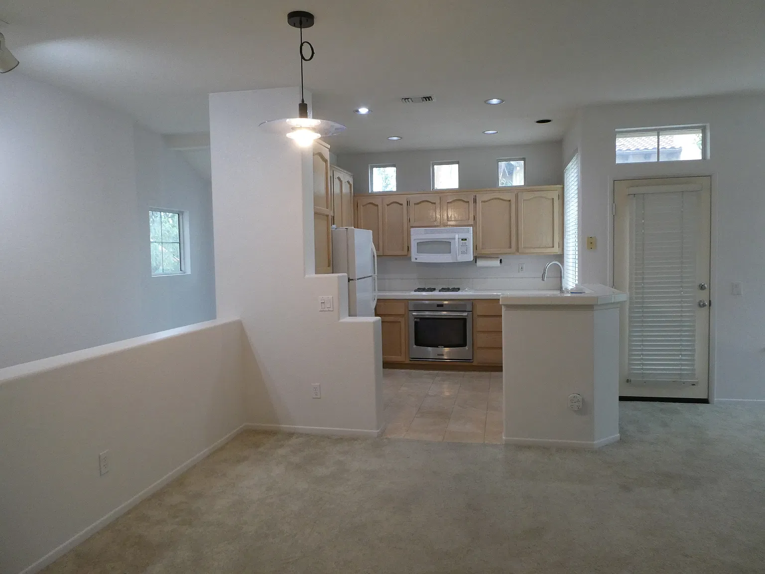 2 bed, 1100 sqft, $3,035 — Photo 4