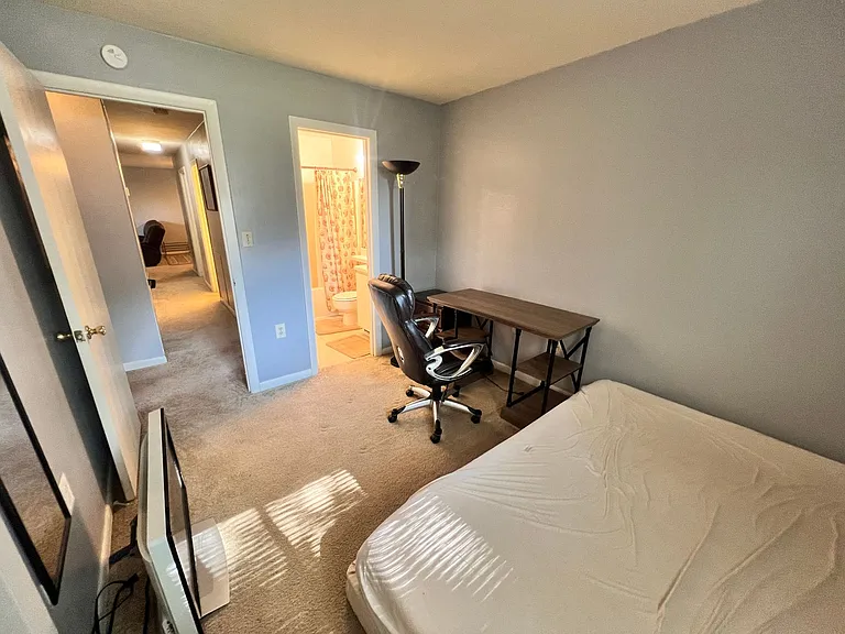800 Claytor Sq — Photo 11