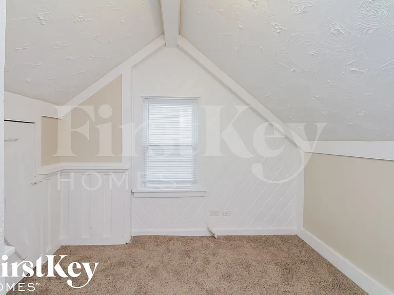 14626 Kedzie Ave — Photo 10