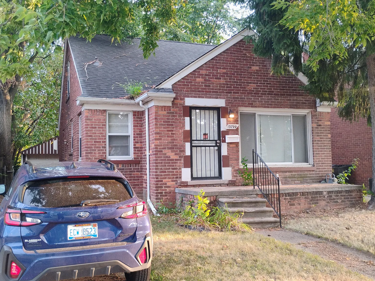 3 bed, 1100 sqft, $1,300 — Photo 1