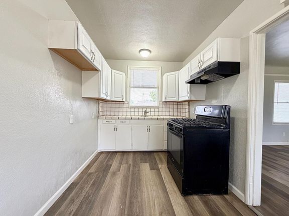5th image of 1336 W Fountain Way