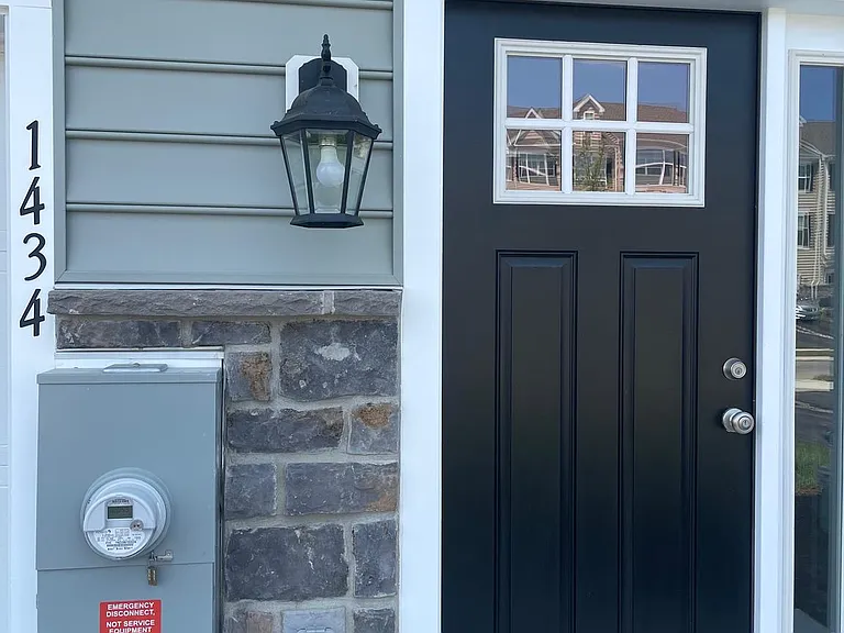 1434 Carrick Ct — Photo 2
