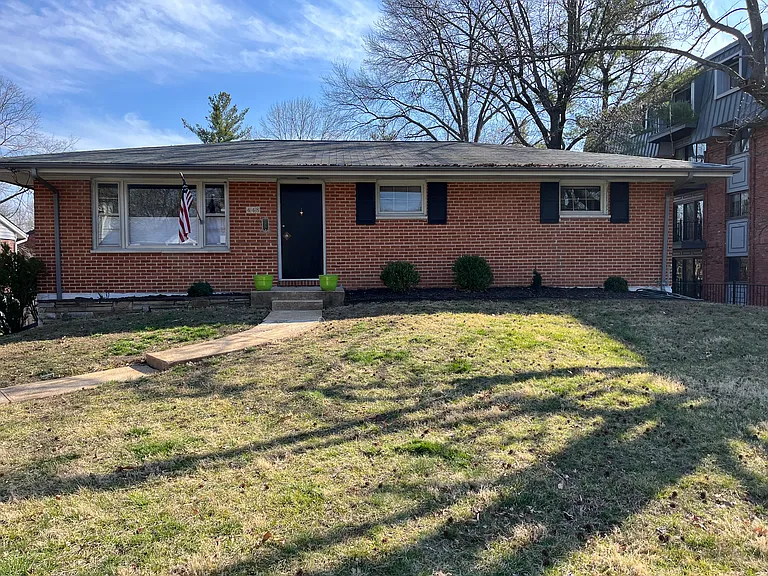 448 W Adams Ave — Photo 1