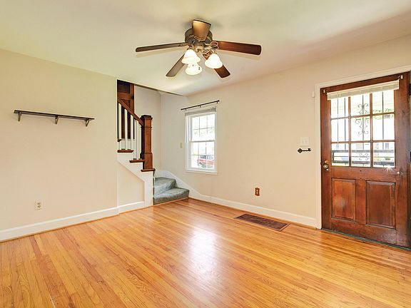 4th image of 2586 E Burnett Ave