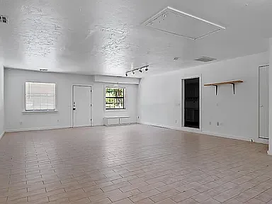 1600 E Covell Rd — Photo 10