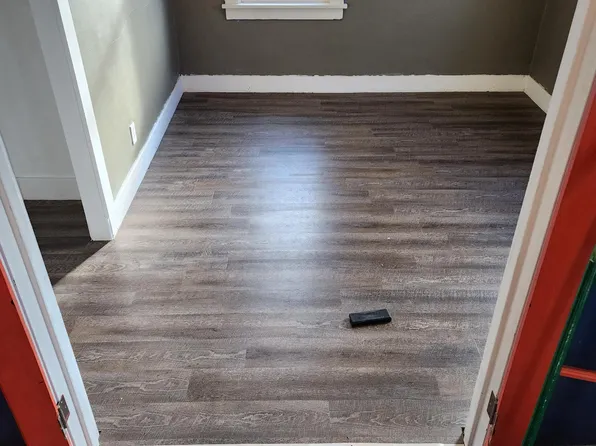 2113 Madison St, Two Rivers, WI 54241