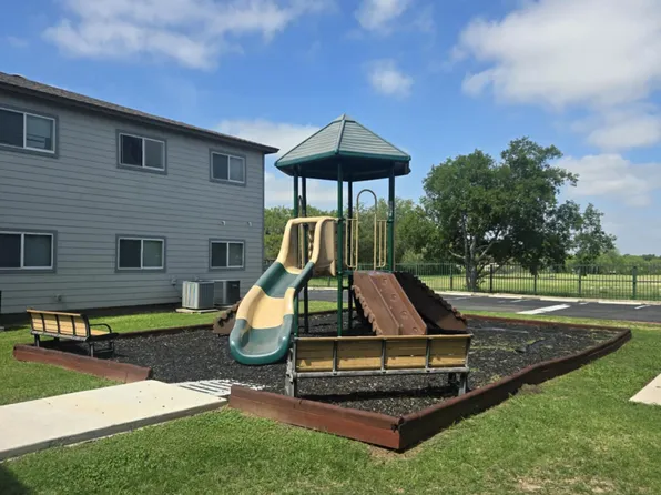 Gillette Square Apartments, 642 Gillette Blvd #3B-1Ba-987Sqft, San Antonio, TX 78221