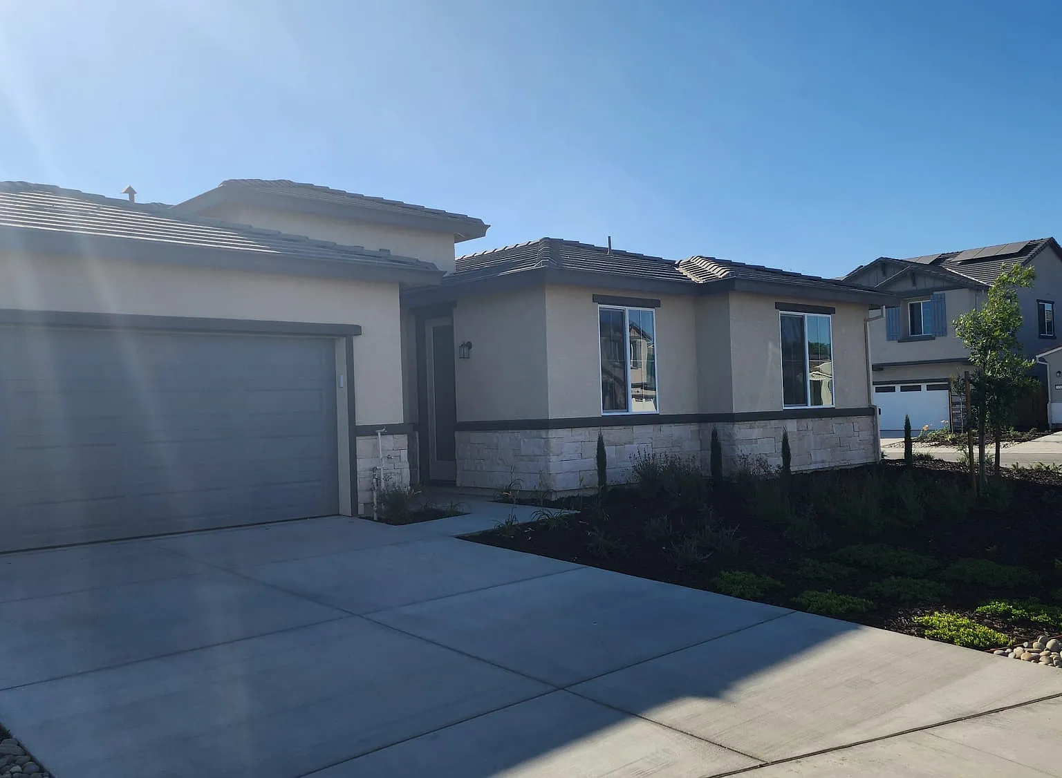 3 bed, 2000 sqft, $2,900 — Photo 2