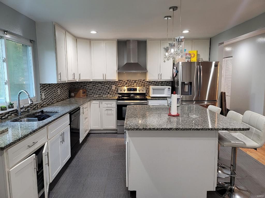 2165 Foggy Bottom Dr, Florissant, MO 63031 Zillow