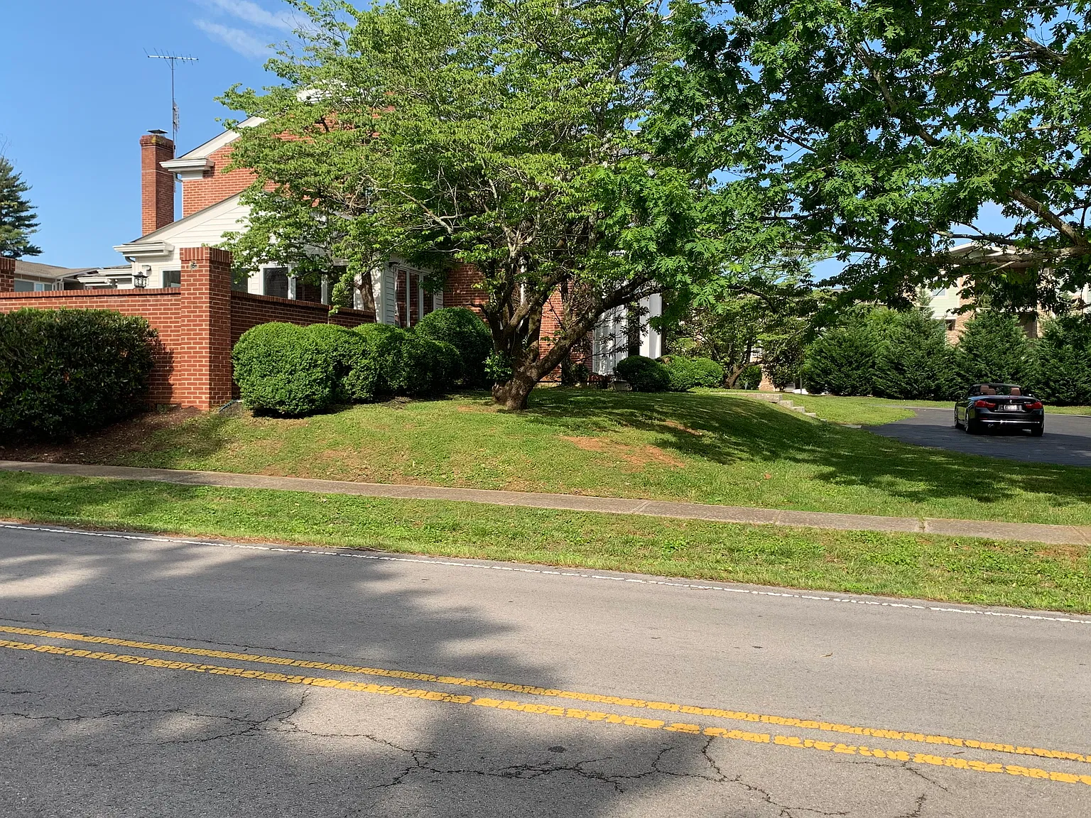 4 bed, 3400 sqft, $3,000 — Photo 3