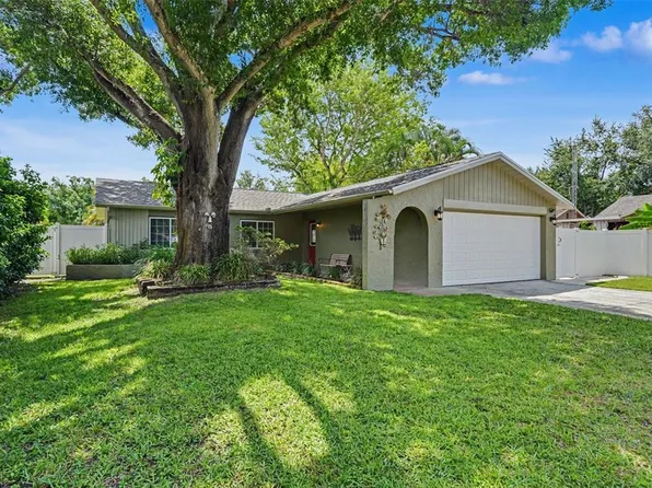 12431 Del Verde Dr, Largo, FL 33773