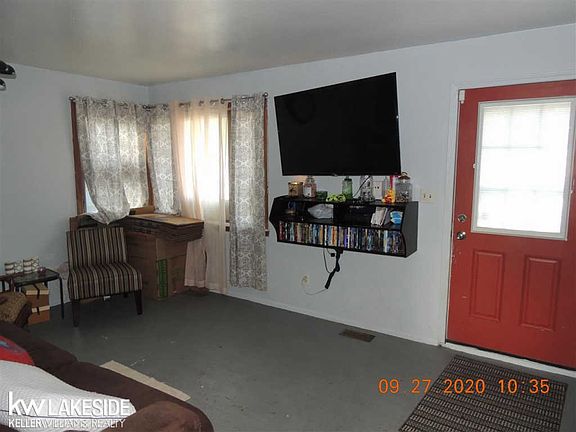 3rd image of 31665 Sweetbriar