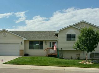 652 Lakeland Hills Dr, Gillette, WY 82716