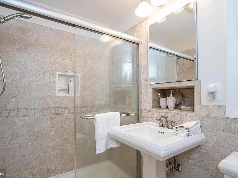 11696 Fox Glen Dr — Photo 41