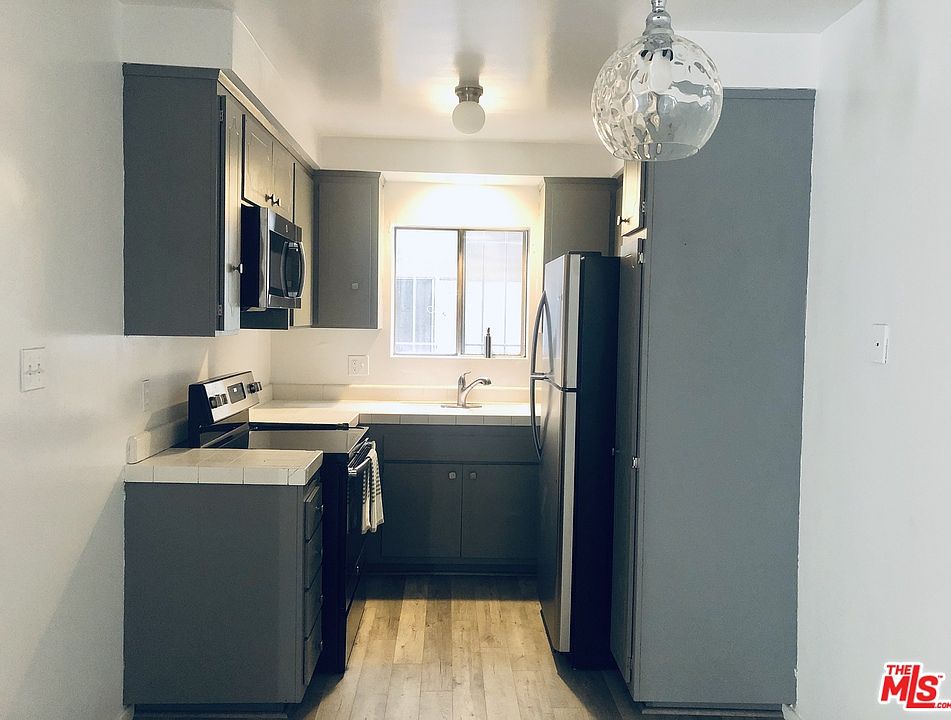 1st image of 540 W Queen St APT 2