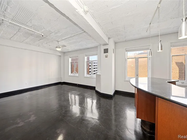 2233 Park Ave #5B — Photo 5