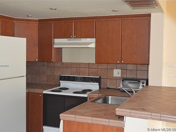4th image of 8660 NW 6th Ln #5209