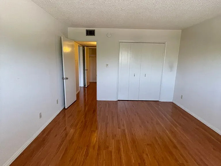 718 N Monterey St — Photo 40