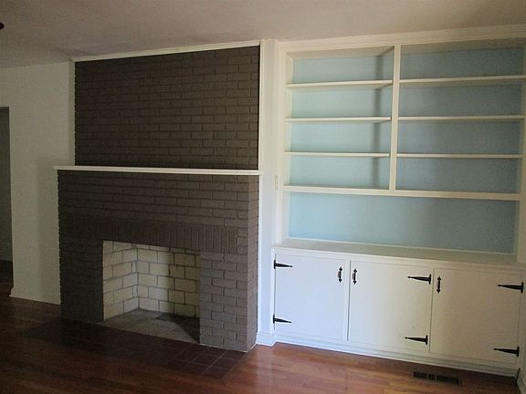 3rd image of 131 Nunn Blvd
