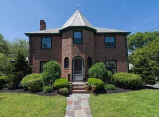 64 Evelyn Rd, Newton, MA 02468