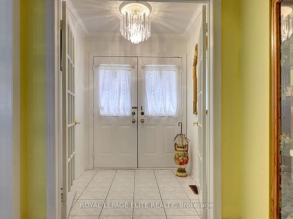 4th image of 5 Pinecone Way E